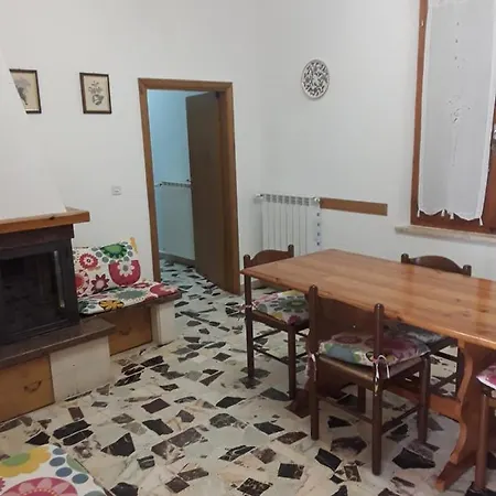 Claudio Apartment Quartaia